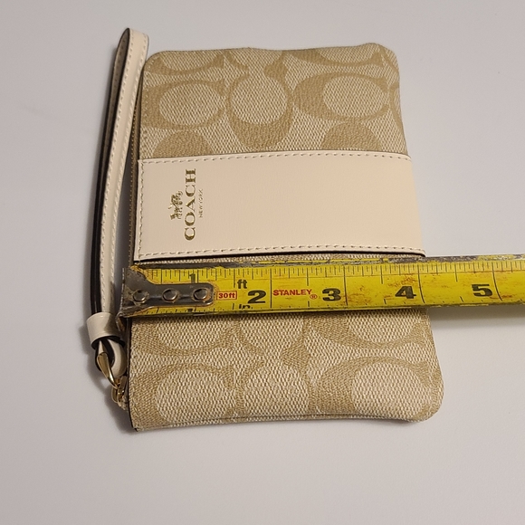 Coach Wristlet Corner Zip  In Signature Canvas - Picture 10 of 10